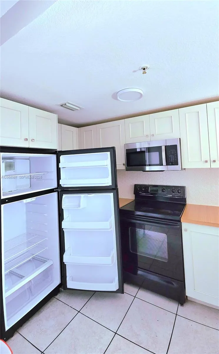 328 NW 12th Ave #12 Miami, FL 33128