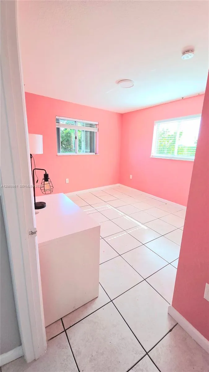 328 NW 12th Ave #12 Miami, FL 33128
