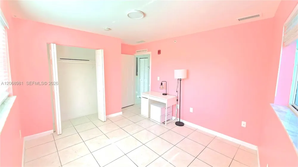 328 NW 12th Ave #12 Miami, FL 33128