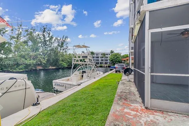 3660 NE 166th St #114 North Miami Beach, FL 33160
