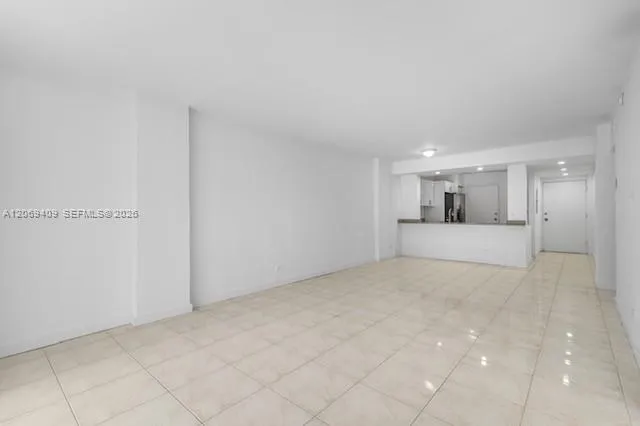 3660 NE 166th St #114 North Miami Beach, FL 33160
