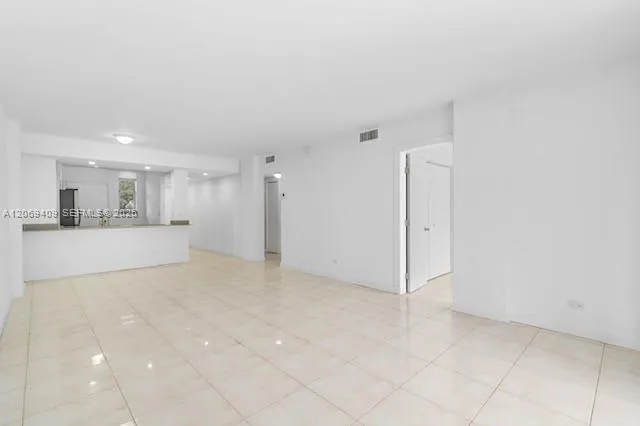 3660 NE 166th St #114 North Miami Beach, FL 33160