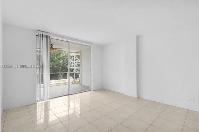 3660 NE 166th St #114 North Miami Beach, FL 33160
