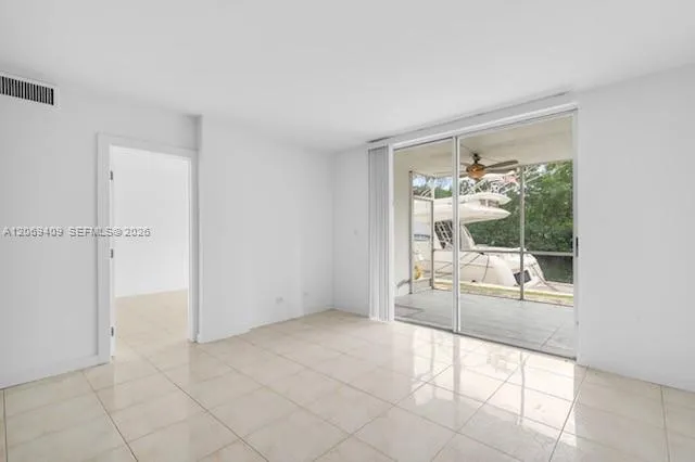 3660 NE 166th St #114 North Miami Beach, FL 33160