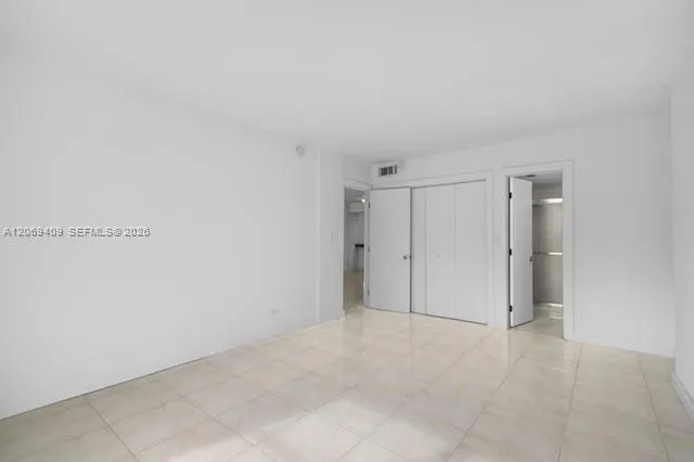3660 NE 166th St #114 North Miami Beach, FL 33160