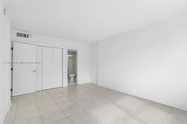 3660 NE 166th St #114 North Miami Beach, FL 33160