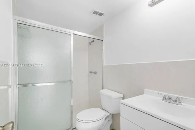 3660 NE 166th St #114 North Miami Beach, FL 33160