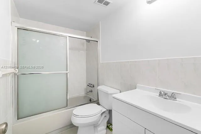 3660 NE 166th St #114 North Miami Beach, FL 33160