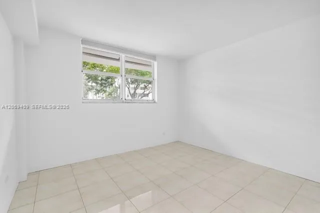 3660 NE 166th St #114 North Miami Beach, FL 33160