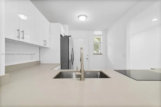3660 NE 166th St #114 North Miami Beach, FL 33160