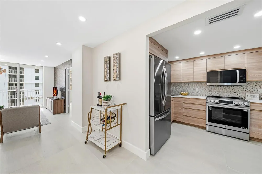 101 BRINY AVENUE #2006 Pompano Beach, FL 33062