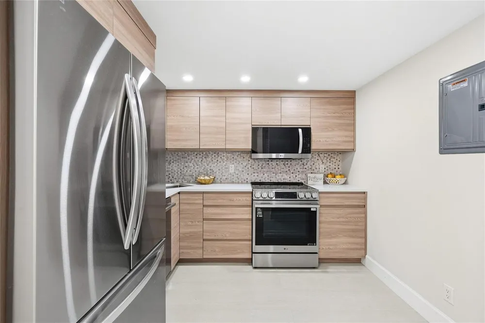 101 BRINY AVENUE #2006 Pompano Beach, FL 33062