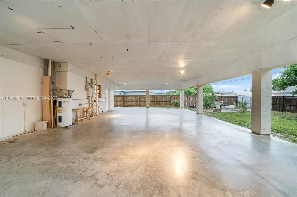 5677 Maypop Rd West Palm Beach, FL 33415