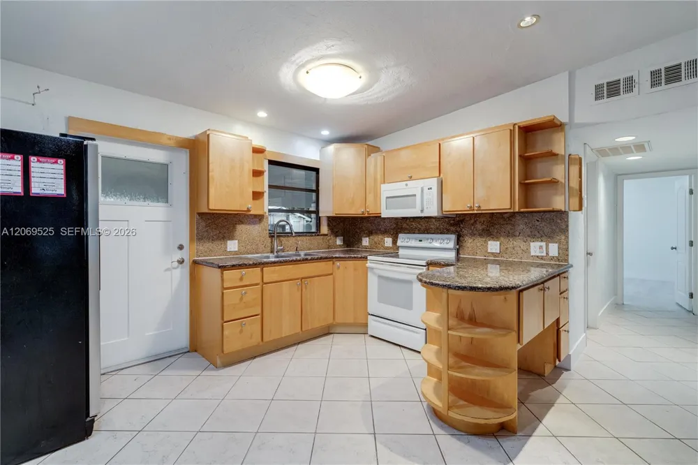 5677 Maypop Rd West Palm Beach, FL 33415