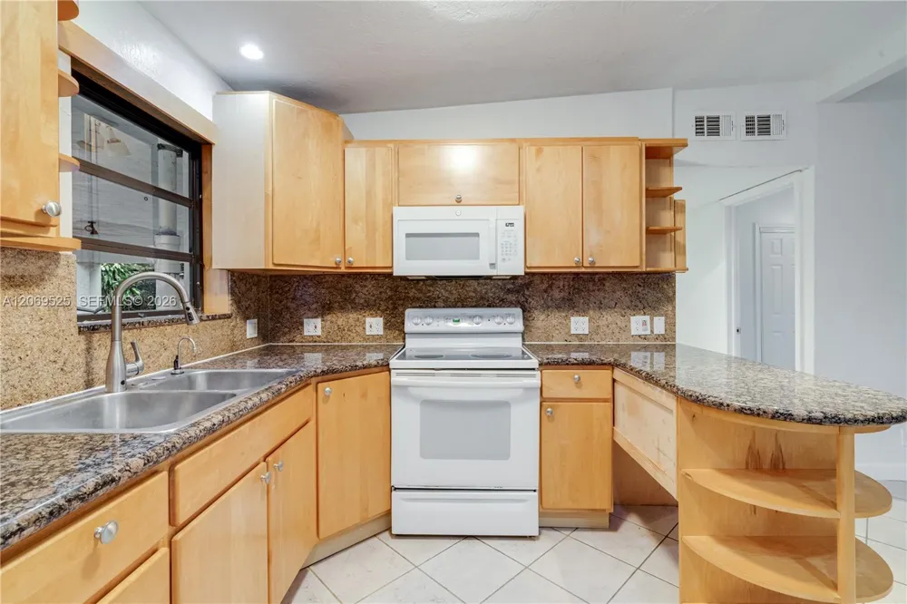 5677 Maypop Rd West Palm Beach, FL 33415