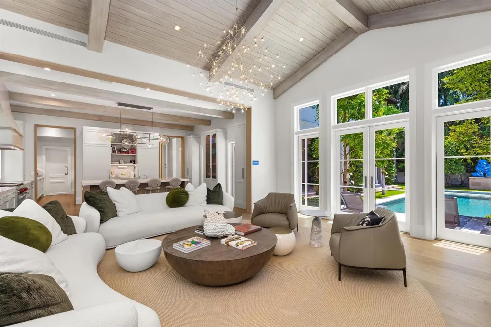 220 Jungle Road Palm Beach, FL 33480