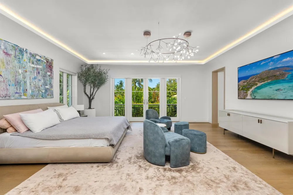 220 Jungle Road Palm Beach, FL 33480