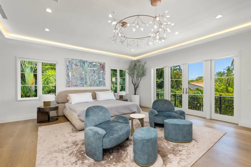 220 Jungle Road Palm Beach, FL 33480