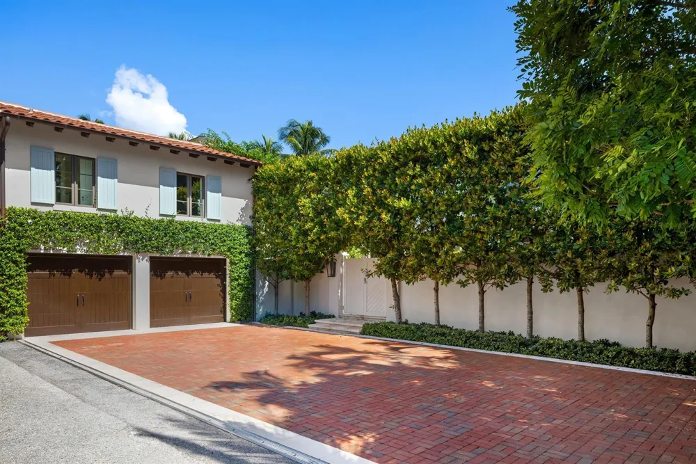 220 Jungle Road Palm Beach, FL 33480