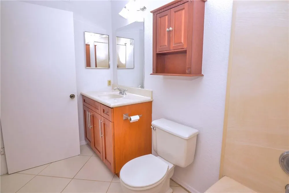 2313 CONGRESS AVENUE #12 Boynton Beach, FL 33426