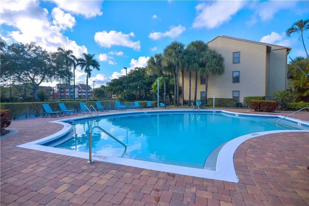 2313 CONGRESS AVENUE #12 Boynton Beach, FL 33426