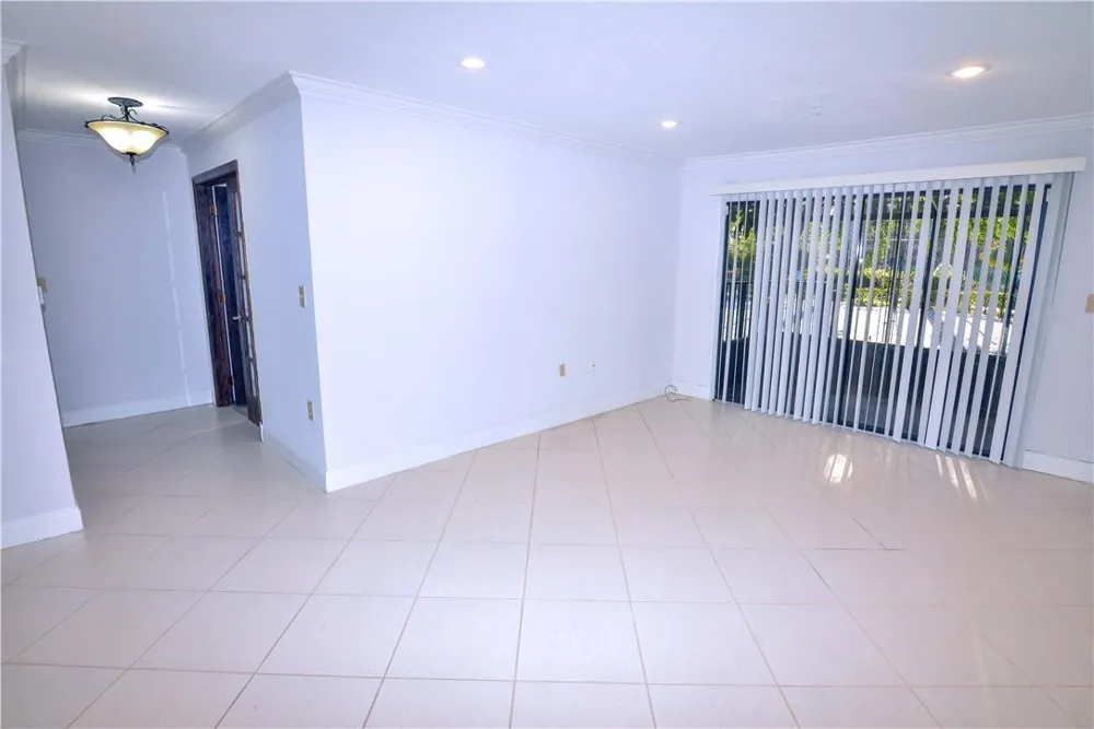 2313 CONGRESS AVENUE #12 Boynton Beach, FL 33426