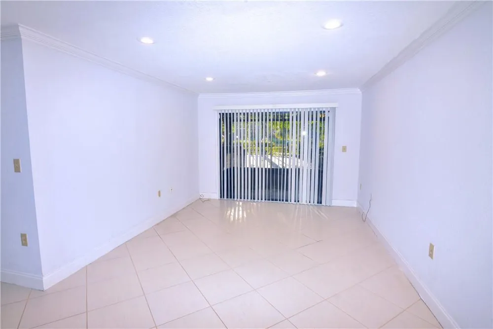 2313 CONGRESS AVENUE #12 Boynton Beach, FL 33426