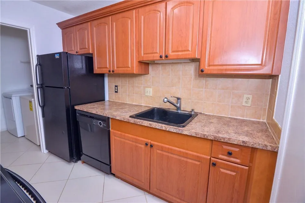 2313 CONGRESS AVENUE #12 Boynton Beach, FL 33426