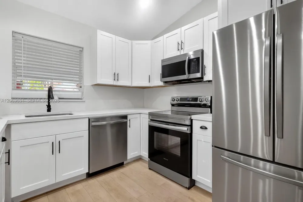 18847 NW 83rd Pl Hialeah, FL 33015