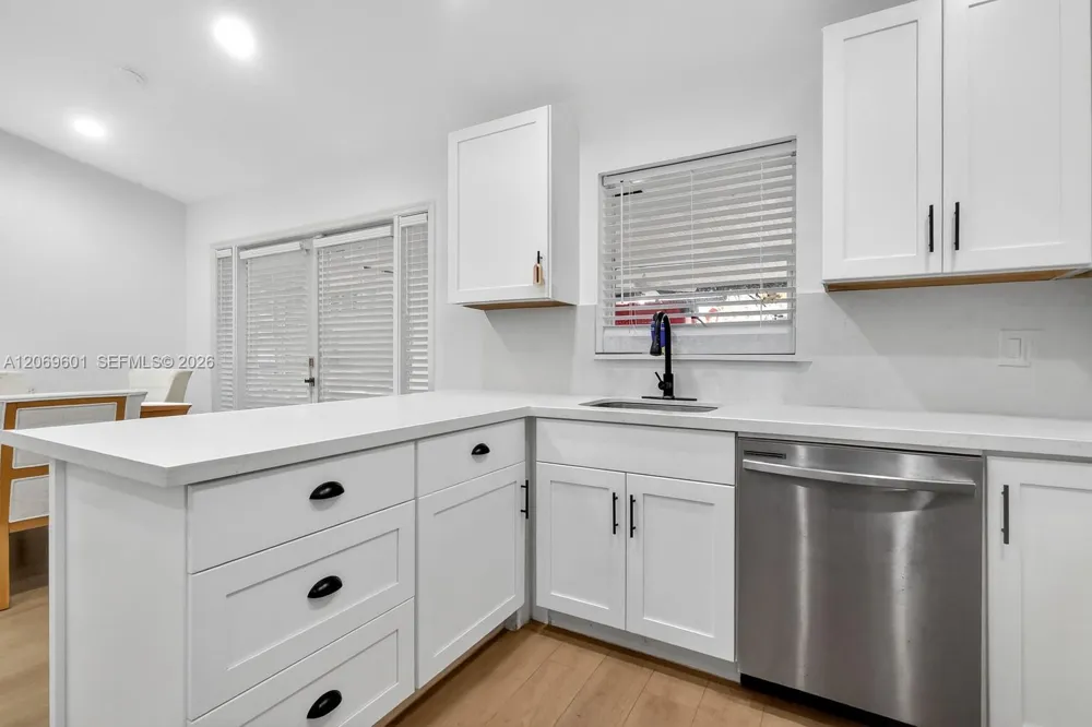 18847 NW 83rd Pl Hialeah, FL 33015