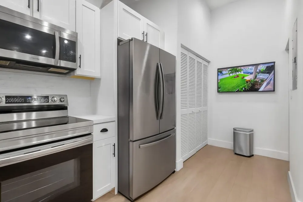 18847 NW 83rd Pl Hialeah, FL 33015