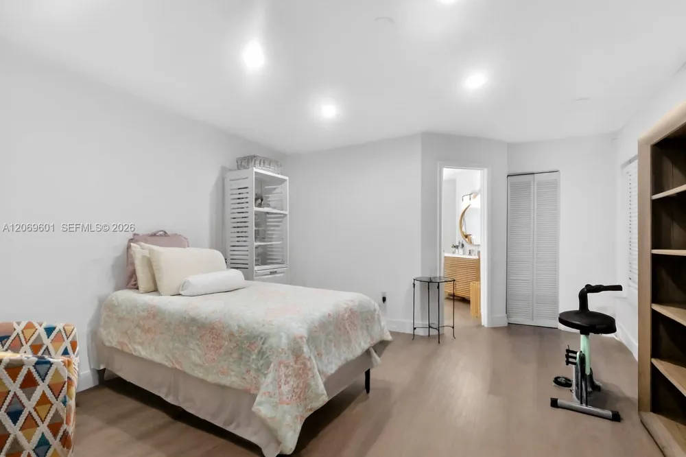 18847 NW 83rd Pl Hialeah, FL 33015