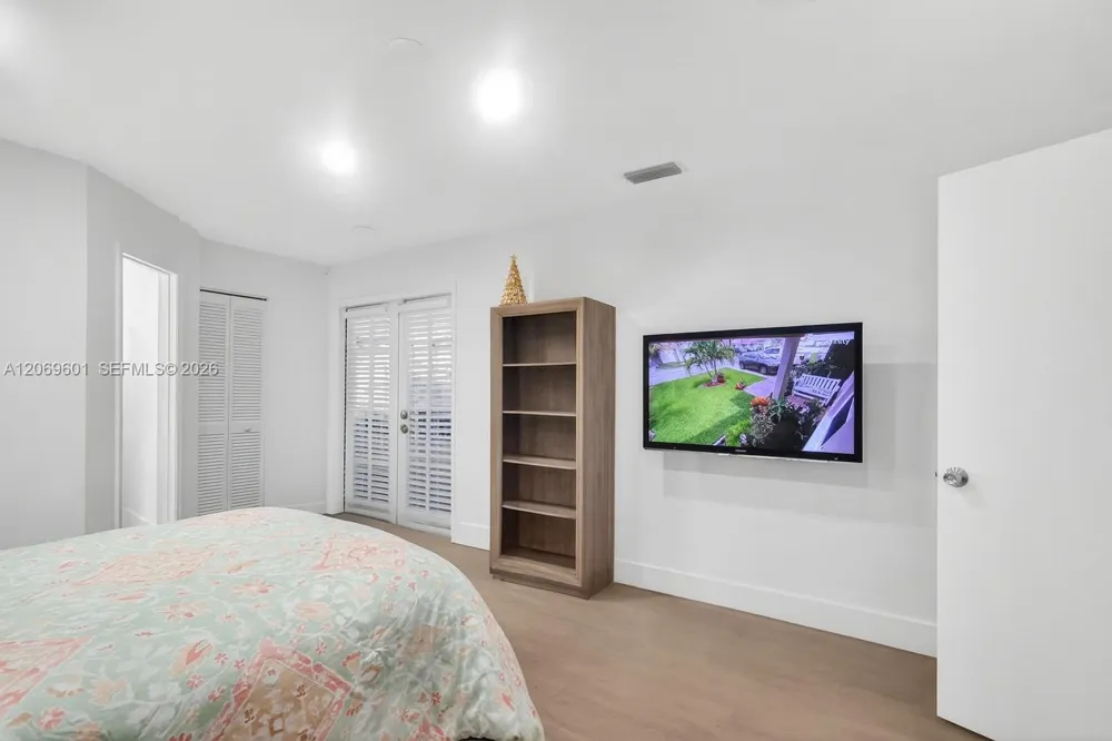 18847 NW 83rd Pl Hialeah, FL 33015