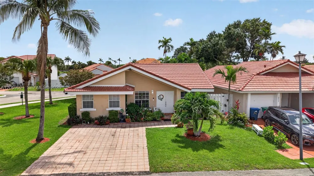 18847 NW 83rd Pl Hialeah, FL 33015