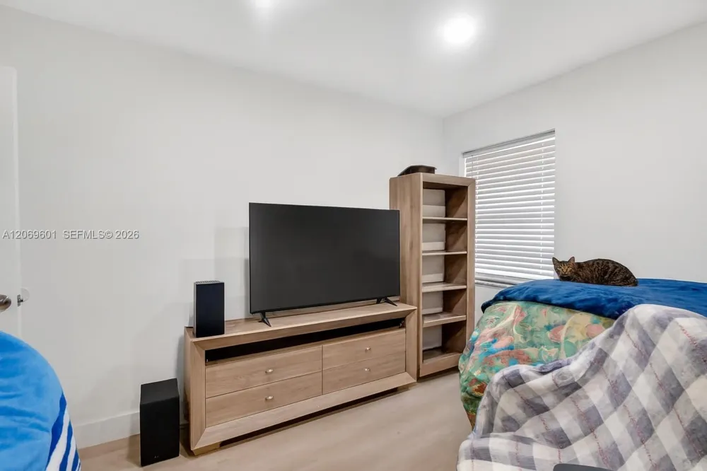 18847 NW 83rd Pl Hialeah, FL 33015