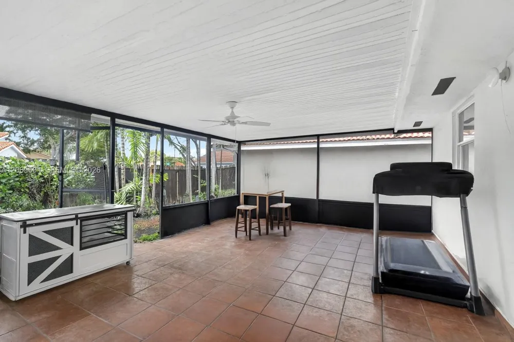 18847 NW 83rd Pl Hialeah, FL 33015