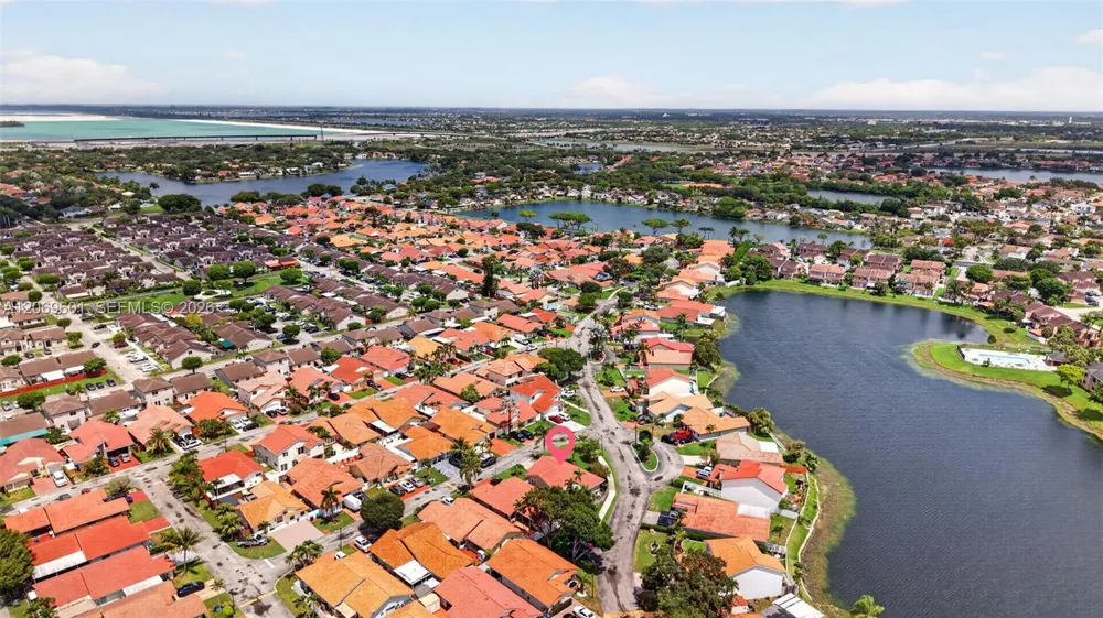 18847 NW 83rd Pl Hialeah, FL 33015