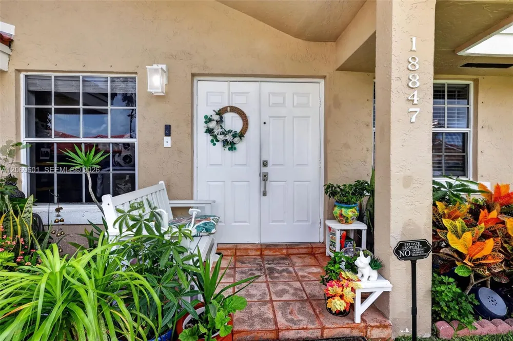 18847 NW 83rd Pl Hialeah, FL 33015
