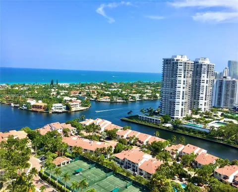21055 Yacht Club Dr #2710