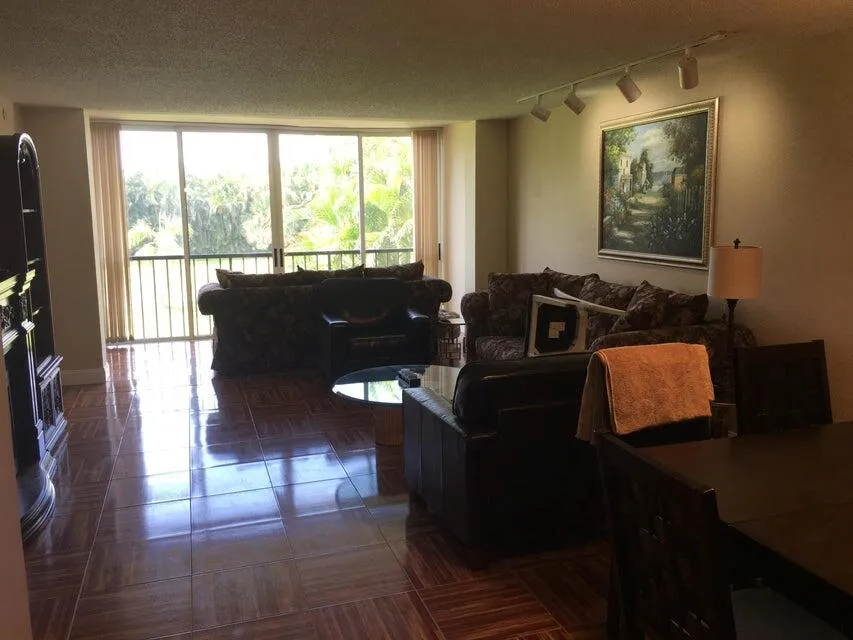 4070 Tivoli Court #202 Lake Worth, FL 33467