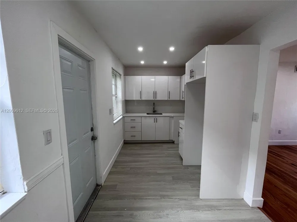 15 Sidonia Ave #2 Coral Gables, FL 33134
