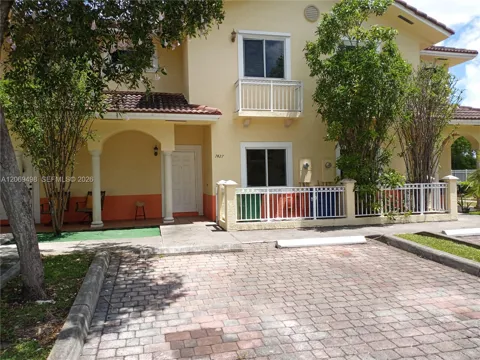 7427 NW 181st Ter #7427