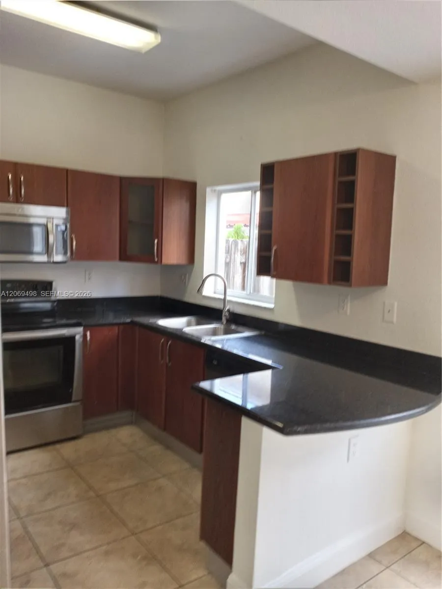 7427 NW 181st Ter #7427 Hialeah, FL 33015