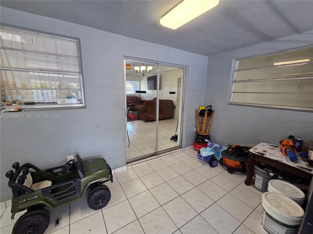 7825 W 4th Ln Hialeah, FL 33014