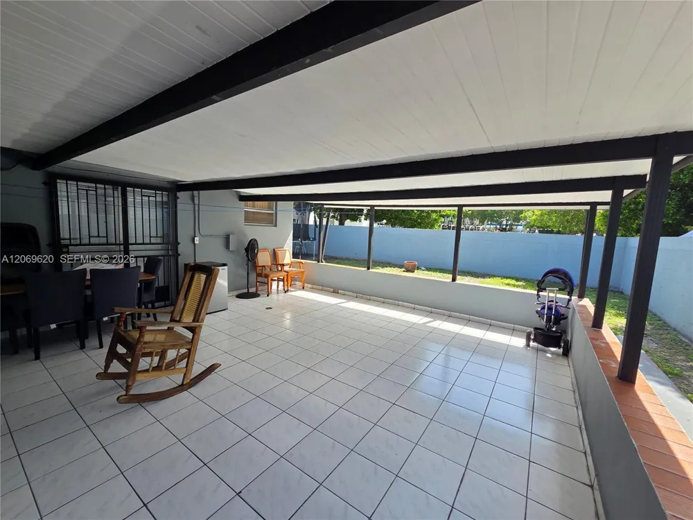 7825 W 4th Ln Hialeah, FL 33014