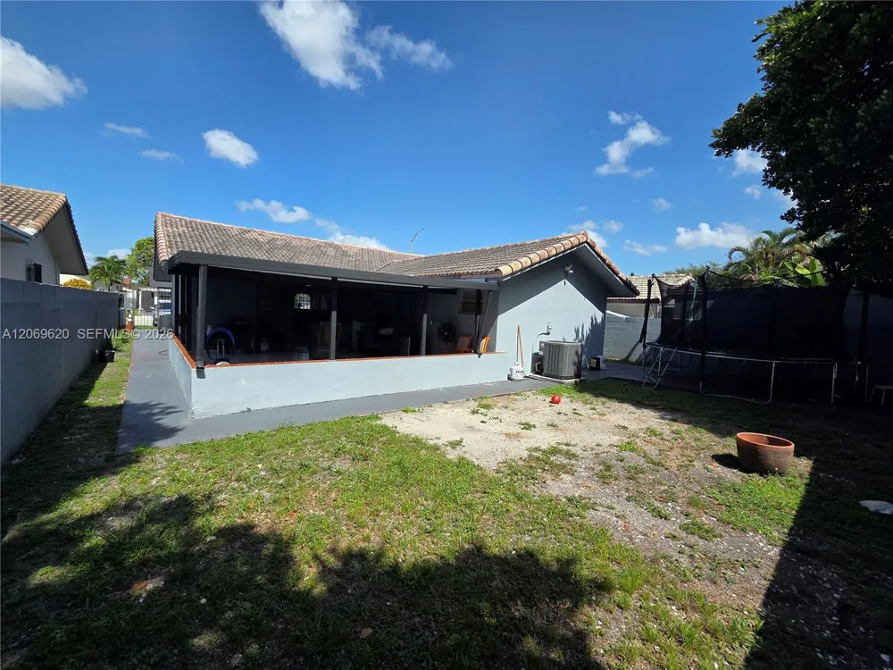7825 W 4th Ln Hialeah, FL 33014