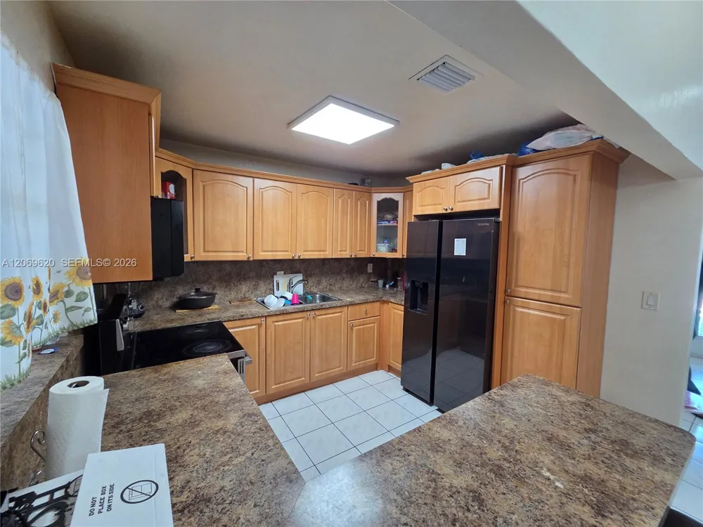 7825 W 4th Ln Hialeah, FL 33014