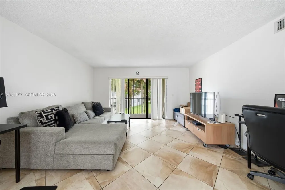 16257 Saddle Club Rd #201 Weston, FL 33326