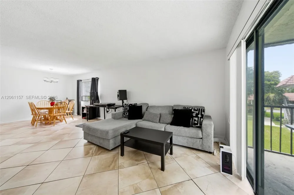 16257 Saddle Club Rd #201 Weston, FL 33326