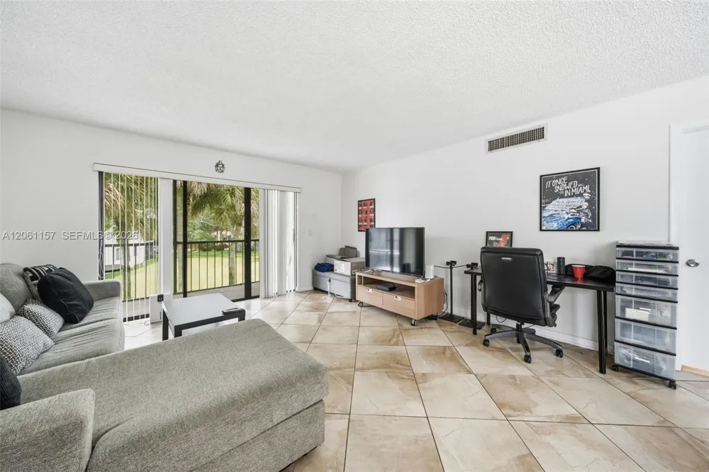 16257 Saddle Club Rd #201 Weston, FL 33326